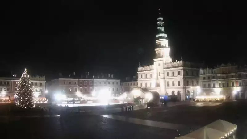 Widok na Rynek Wielki Miasta w ZAMOŚCIU - KAMERA LIVE