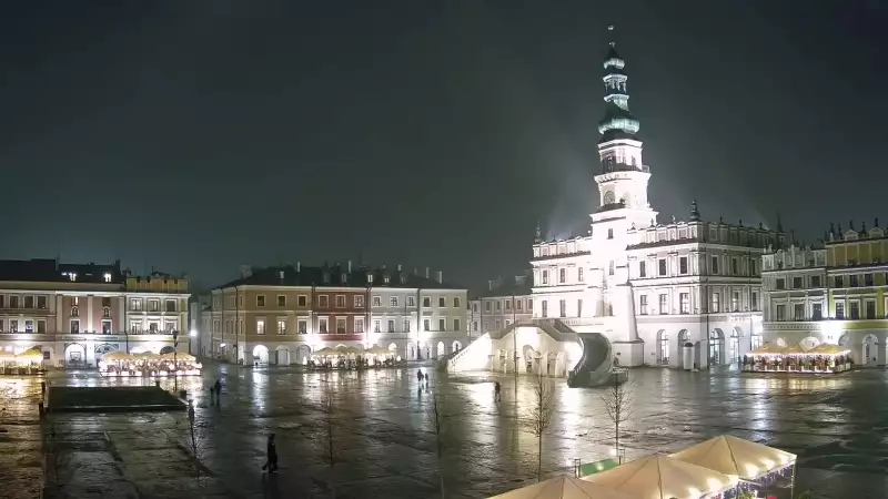 Widok na Rynek Wielki Miasta w ZAMOŚCIU - KAMERA LIVE