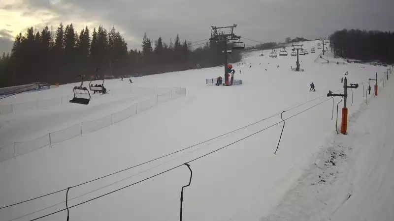 Widok na stok narciarski Złoty Groń.