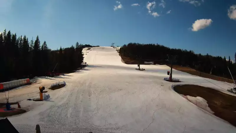 Złoty Groń w Istebnej - widok na trasy zjazdowe online.