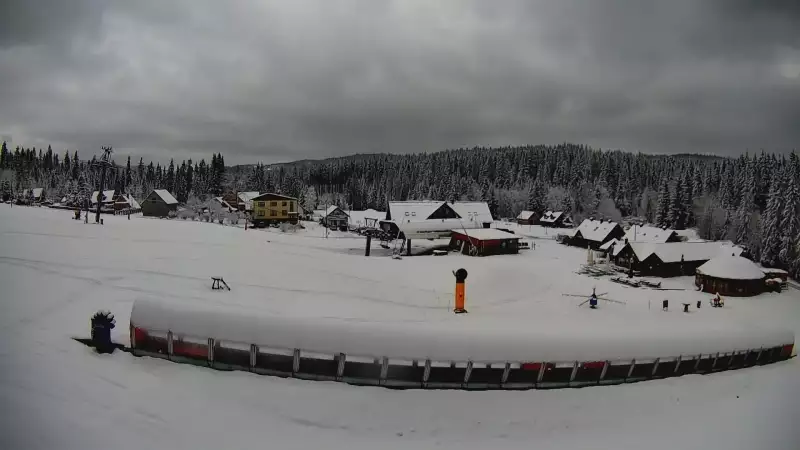 Widok na karczmę i wyciąg w Złotym Groniu - KAMERA LIVE