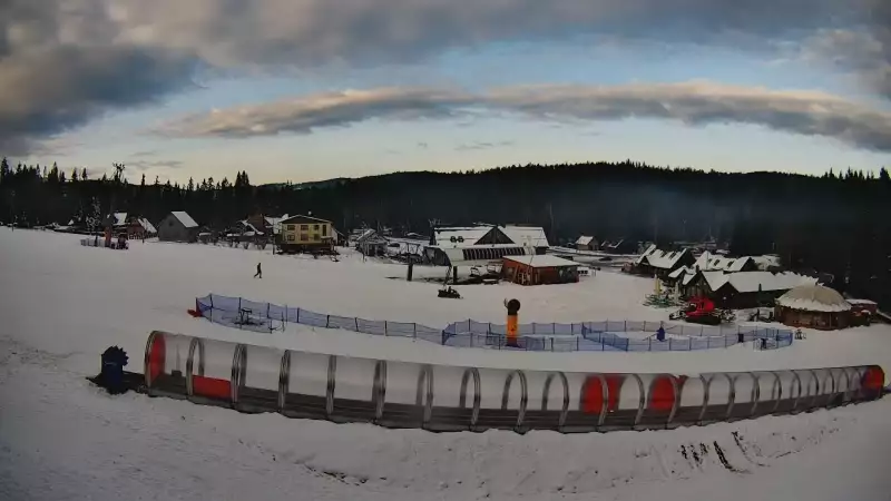 Widok na karczmę i wyciąg w Złotym Groniu - KAMERA LIVE