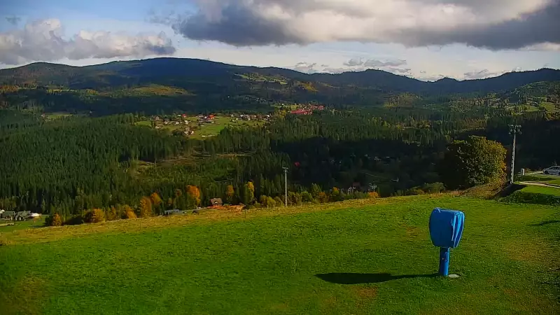 Złoty Groń w Istebnej - widok na 6-osobową kolej linową.