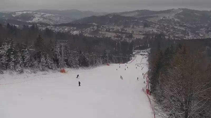 Widok z górnej stacji stoku Mały Rachowiec