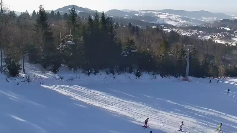 Widok z górnej stacji stoku Mały Rachowiec