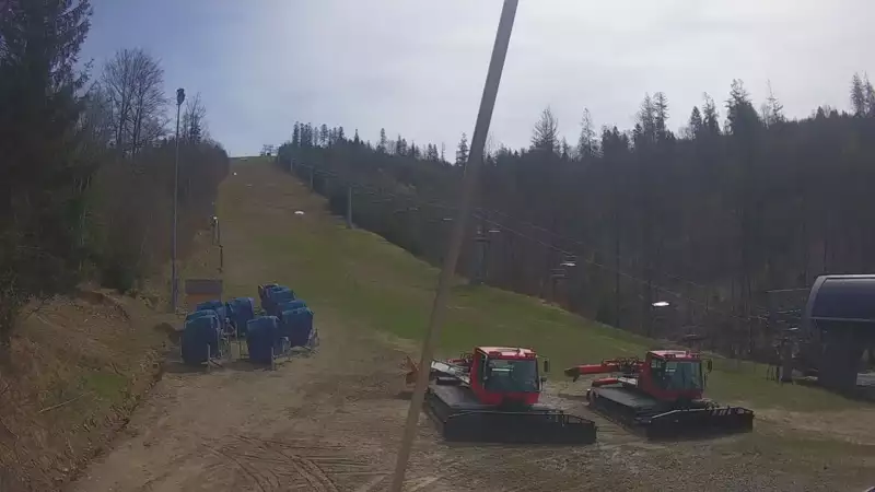 Dolna stacja wyciagu, którym narciarze dotrą na Mały Rachowiec