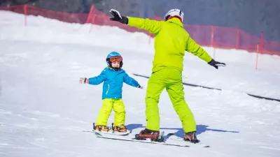 Nauka jazdy na nartach: jak bezpiecznie rozpocząć przygodę ze sportami zimowymi?