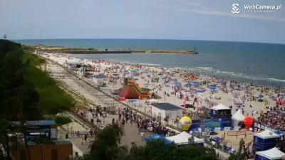 Tłumy nad Bałtykiem tego lata - zobacz galerię zdjęć