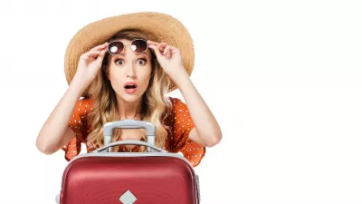 Wyjazdy, zmiana klimatu, stres. Jak wzmocnić skórę przed sezonem podróży?