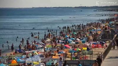 Czy na plaży są już tłumy? Sprawdź zagęszczenie parawanów zanim wyjdziesz z hotelu.