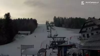 Widok na dolną stację narciarską w Rabce-Zdroju - KAMERA LIVE
