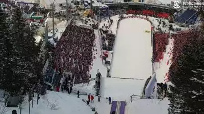 Ujęcie z kamery na Wielką Krokiew w Zakopanem w czasie Pucharu Świata w skokach narciarskich.