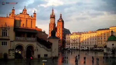 Pusty Kraków w czasach zarazy kwiecień 2020 roku. Ujęcia z 5 kamer.