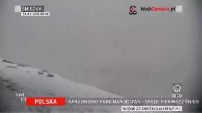 Widok na Karkonoski Park Narodowy z kamery na Śnieżce 