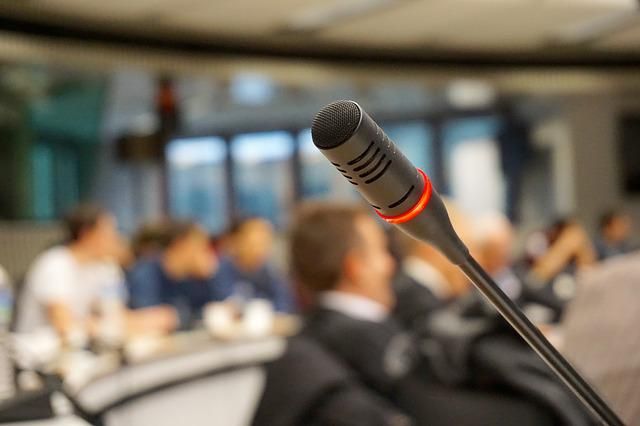 Jak zadbać o nawiązywanie relacji w dobie konferencji online?
