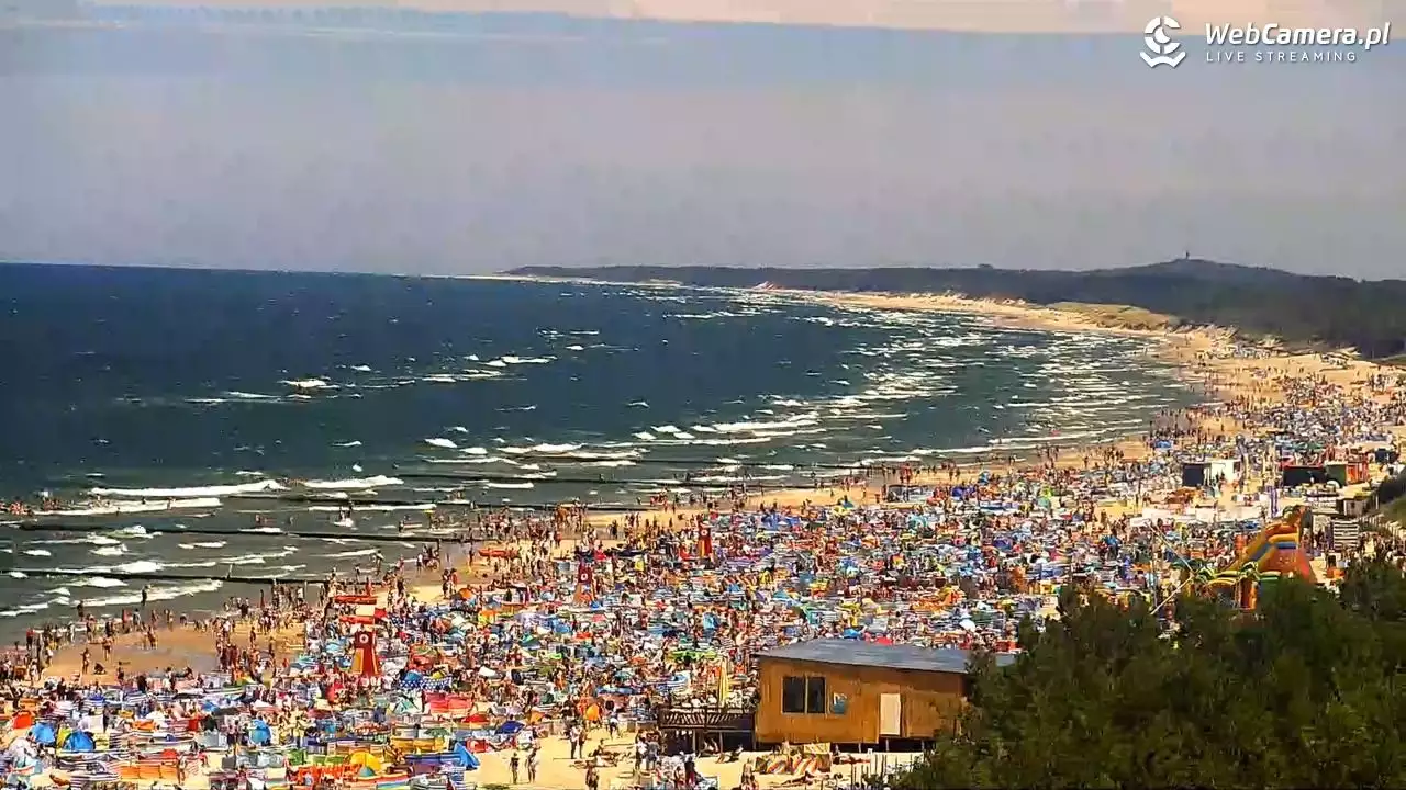 Turystyczny armagedon na plaży w Łebie - lato 2022 rok