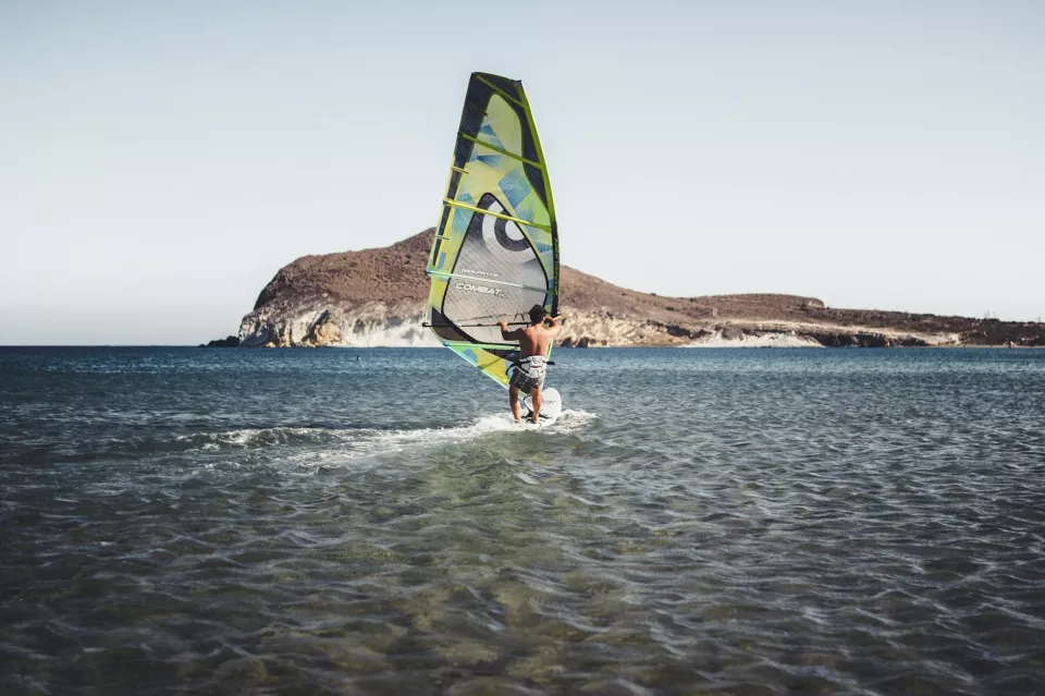  windsurfing dla początkujących