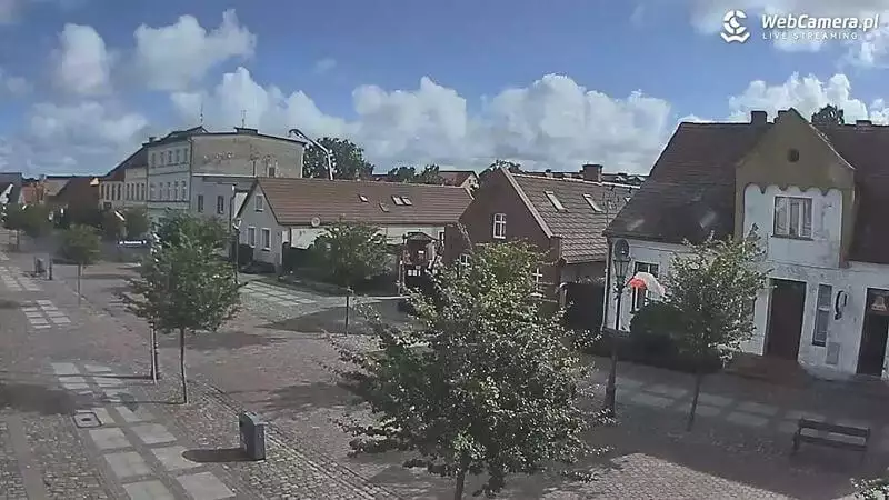 Widok z kamery na deptak w Łebie 