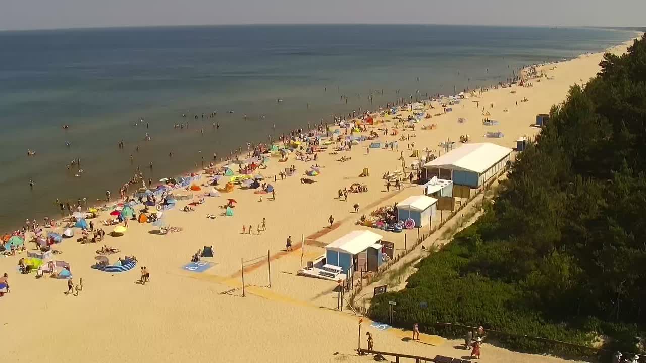 Kąty Rybackie to oczywiście też możliwość opalania na wspaniałej piaszczystej plaży.