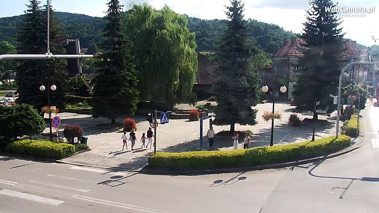 Widok na centrum Suchej Beskidzkiej - kliknij i oglądaj na żywo 