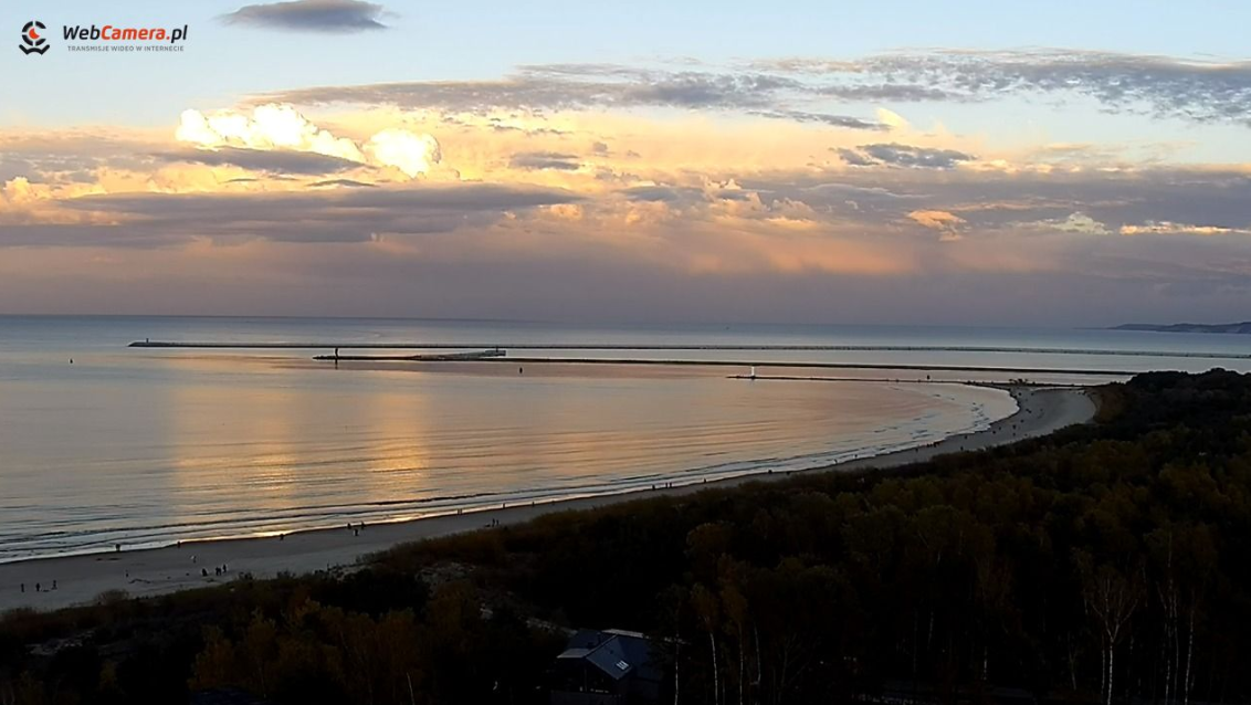 Ujęcie na Port o zachodzie słońca 