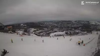 Trasa narciarska w ośrodku narciarskim Kurza Góra. 