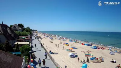Wakacyjne Sarbinowo - plaża i deptak 