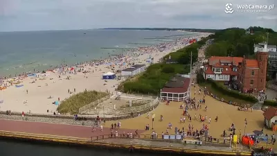 Wakacyjna plaża w Ustce 