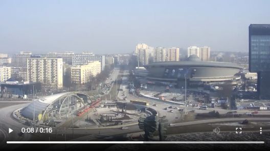 Zdjęcie z nowości Zobacz TimeLapse z zeszłego roku 2019 z kolejki do Spodka w Katowicach. Z powodu koronawirusa międzynarodowa impreza miłośników gier komputerowych w tym roku odbędzie się bez publiczności.