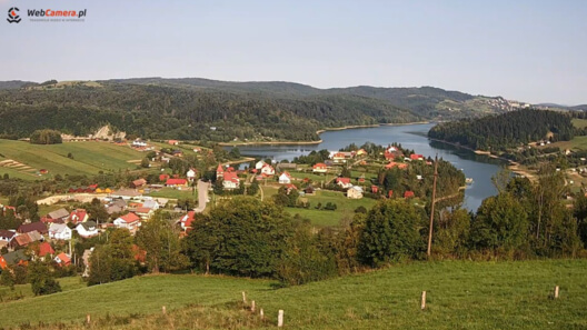 Zdjęcie z nowości Rzuć wszystko i jedź w Bieszczady.... Jezioro Solińskie - jedna z największych atrakcji przyrodniczych Bieszczad. Kliknij i zobacz je z urokliwego Polańczyka.